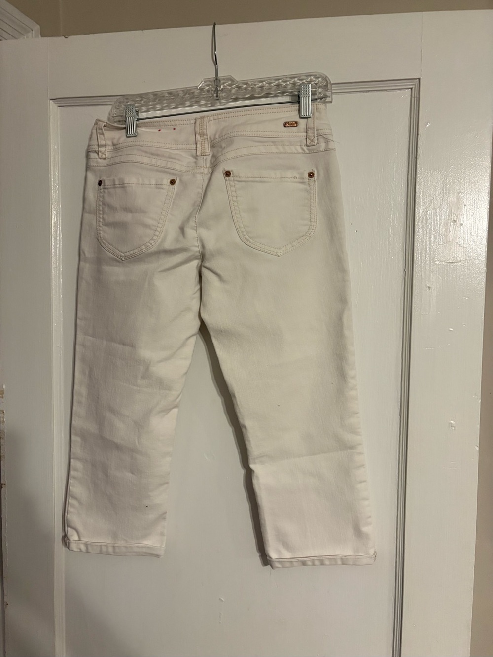 Candie's White Cropped Jeans - Straight Ankle Cut